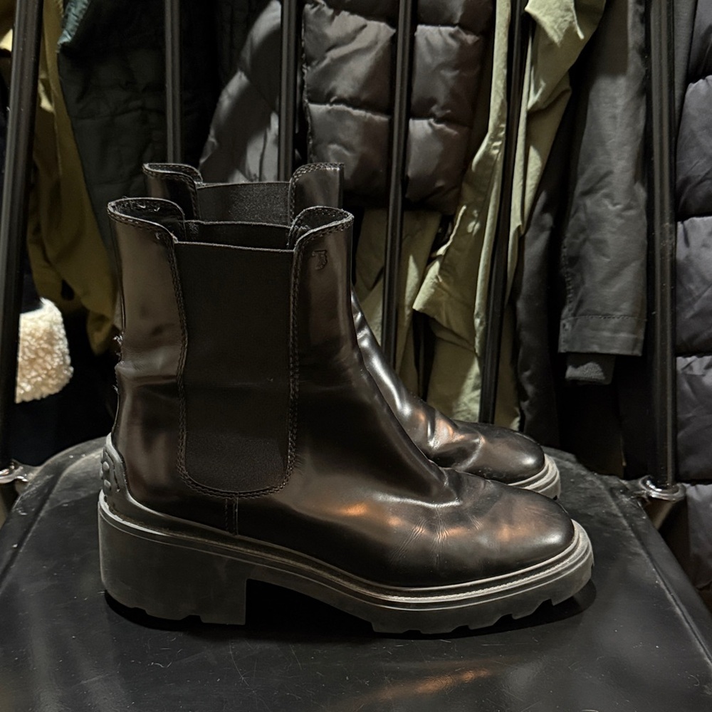 Tod's Black Leather Ankle Boots